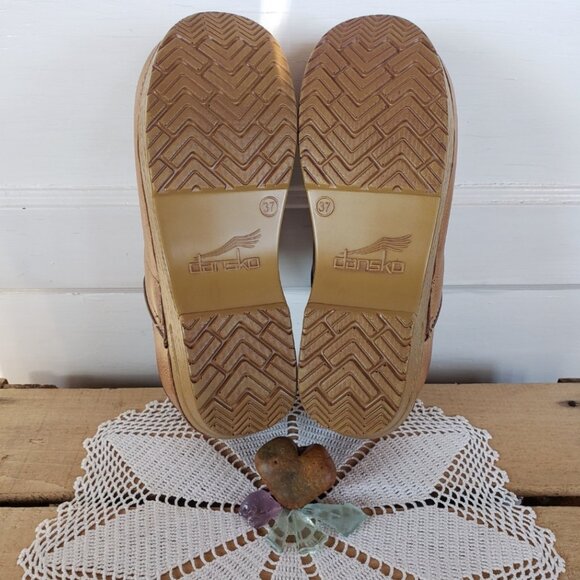Tan Dansko Pro Honey Clog Burnish Distress Cottage Boho 35 36 37 38 39 40-1-2-3 - Picture 9 of 13